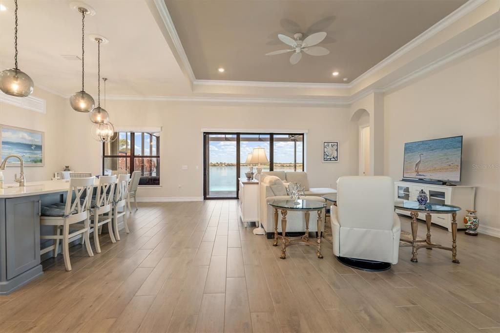 En Venta: $1,300,000 (3 camas, 3 baños, 2779 Pies cuadrados)