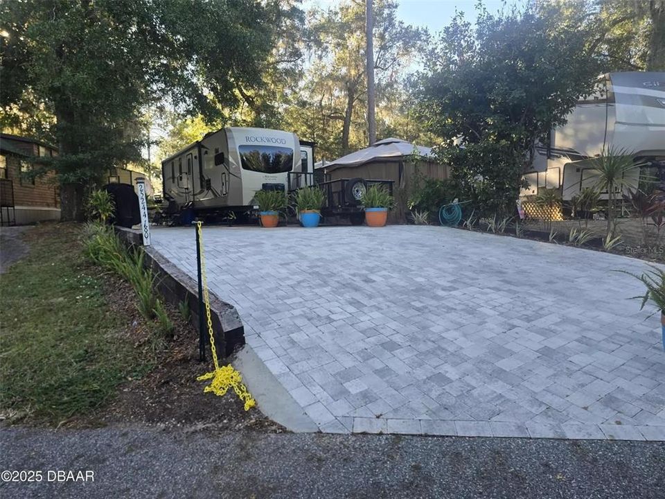 待售: $75,000 (0.09 acres)