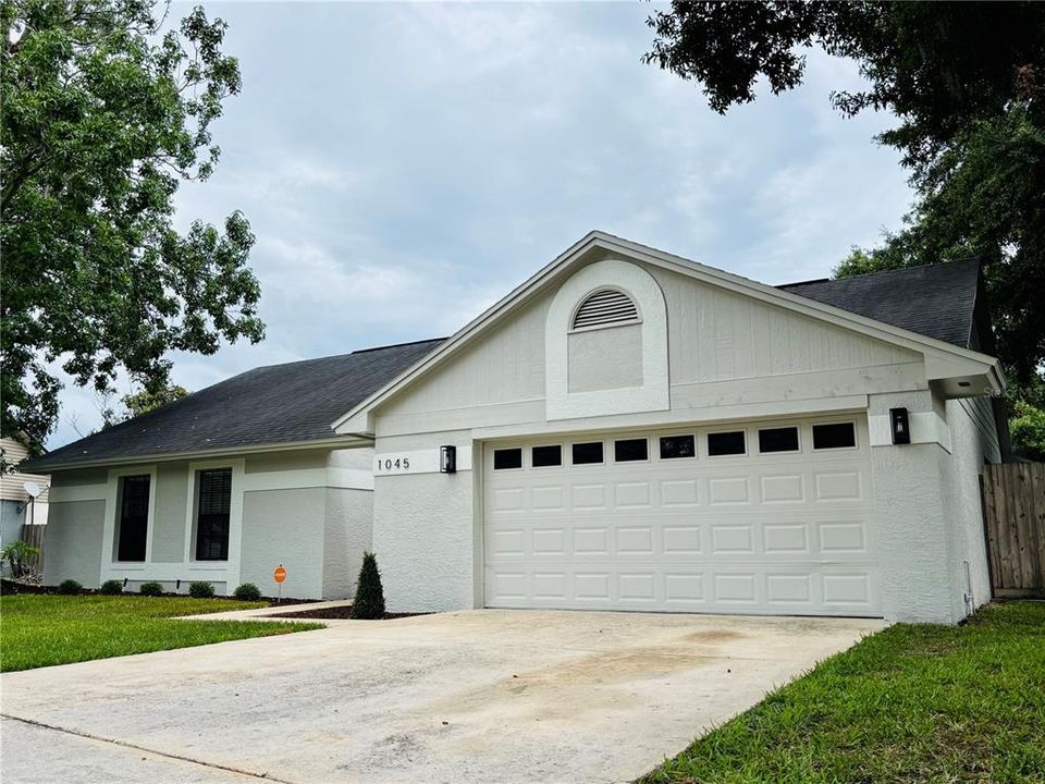 For Sale: $454,999 (4 beds, 2 baths, 1700 Square Feet)