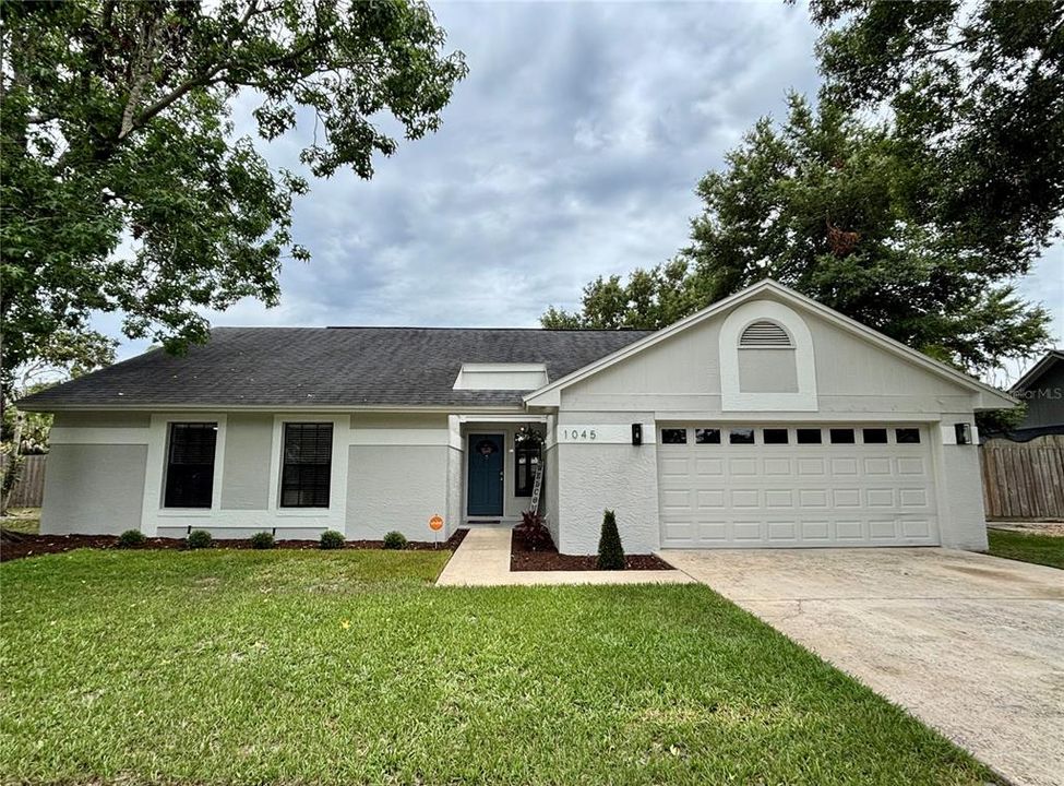For Sale: $454,999 (4 beds, 2 baths, 1700 Square Feet)