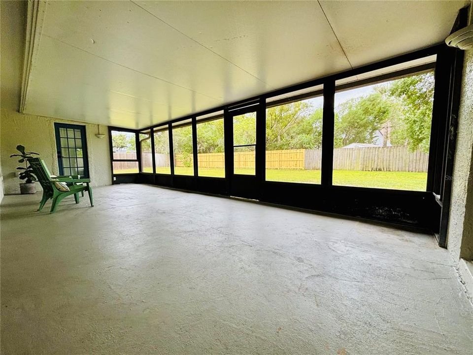 For Sale: $454,999 (4 beds, 2 baths, 1700 Square Feet)