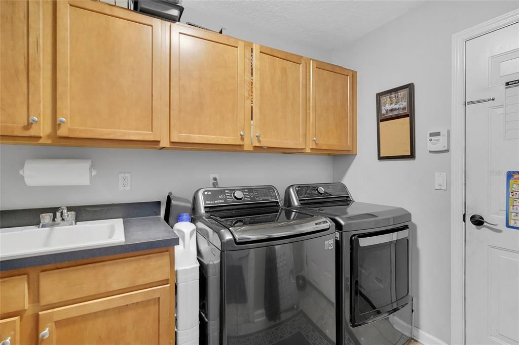 For Sale: $875,000 (5 beds, 4 baths, 2965 Square Feet)