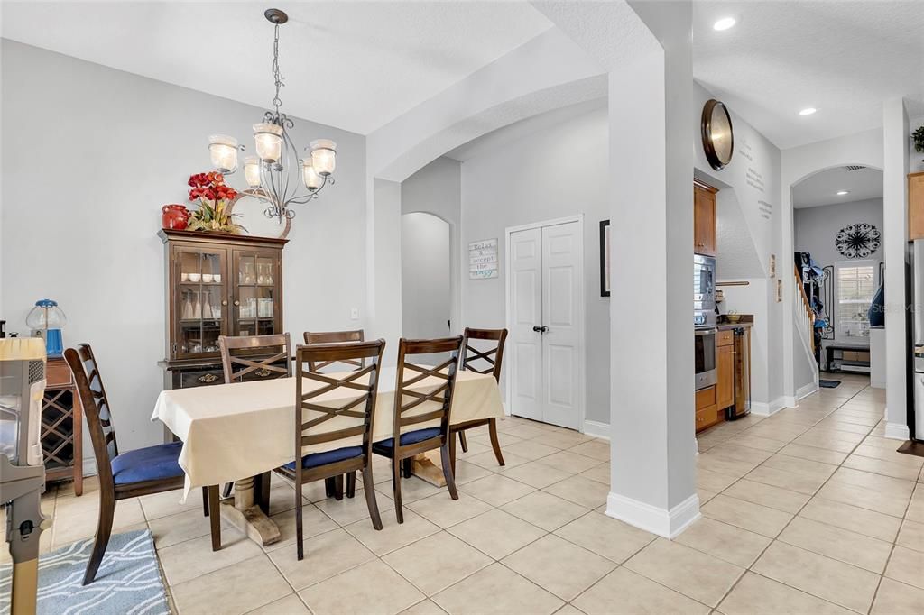 For Sale: $875,000 (5 beds, 4 baths, 2965 Square Feet)