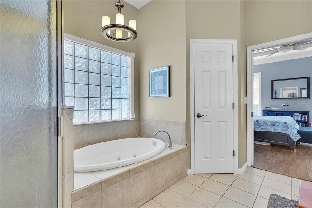 For Sale: $875,000 (5 beds, 4 baths, 2965 Square Feet)