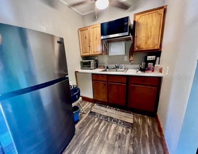 For Sale: $285,000 (2 beds, 1 baths, 956 Square Feet)