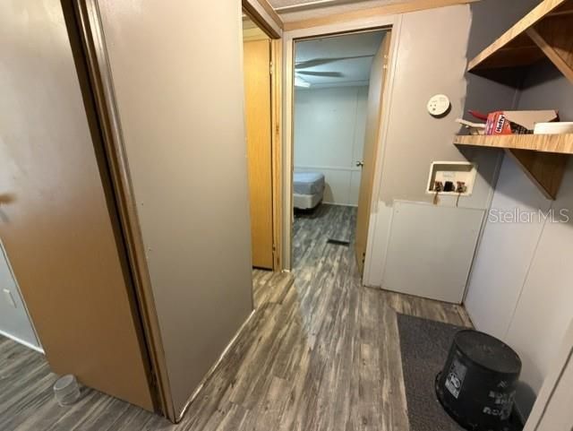 For Sale: $285,000 (2 beds, 1 baths, 956 Square Feet)