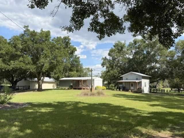 For Sale: $285,000 (2 beds, 1 baths, 956 Square Feet)