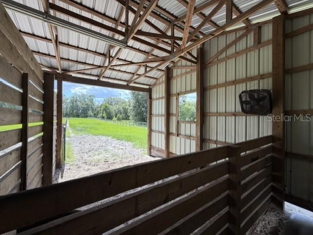 For Sale: $285,000 (2 beds, 1 baths, 956 Square Feet)