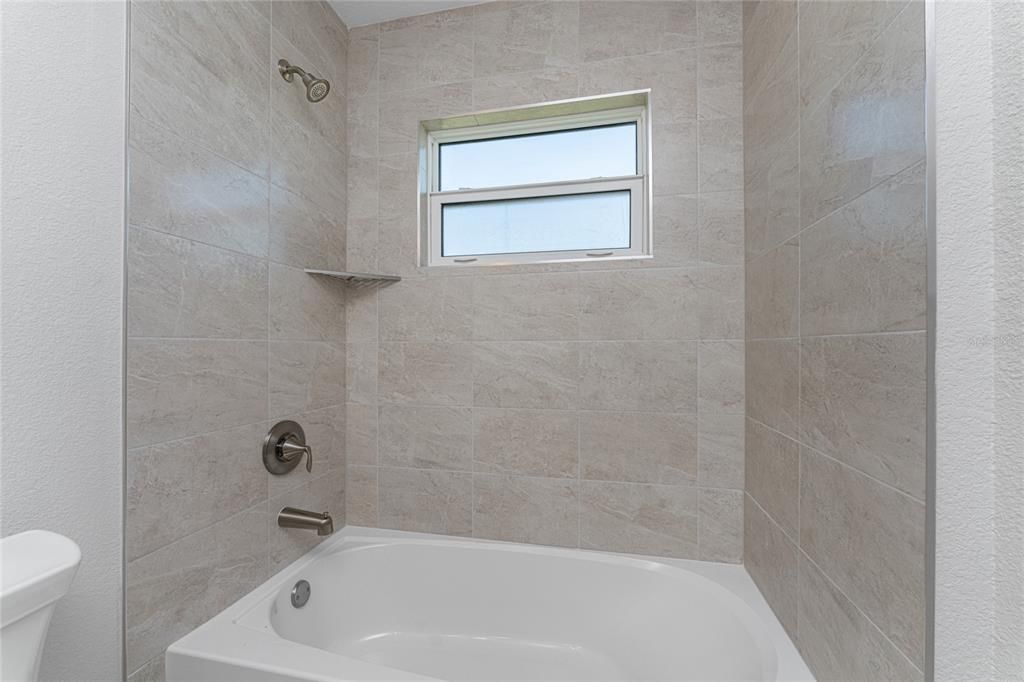 En Venta: $350,000 (3 camas, 2 baños, 1670 Pies cuadrados)