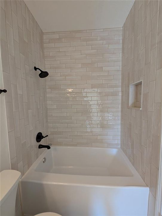 For Rent: $2,500 (2 beds, 2 baths, 1034 Square Feet)