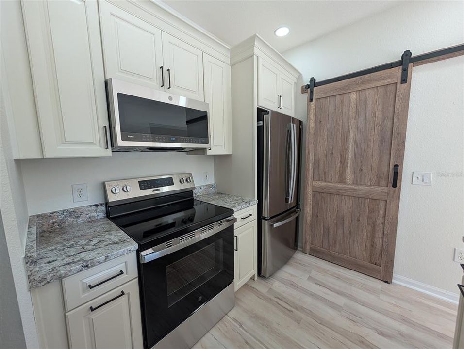 For Rent: $2,500 (2 beds, 2 baths, 1034 Square Feet)