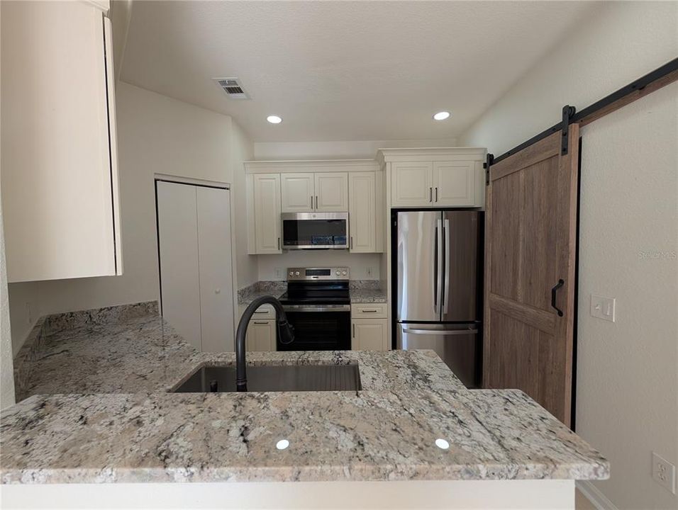 For Rent: $2,500 (2 beds, 2 baths, 1034 Square Feet)