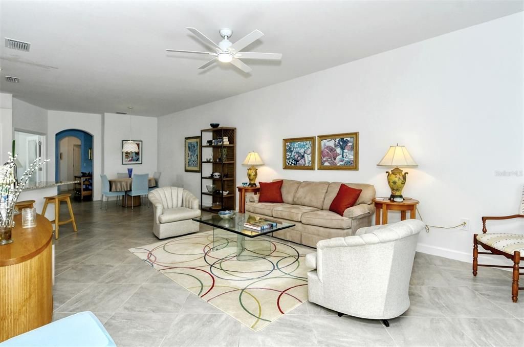 En Venta: $376,500 (2 camas, 2 baños, 1557 Pies cuadrados)