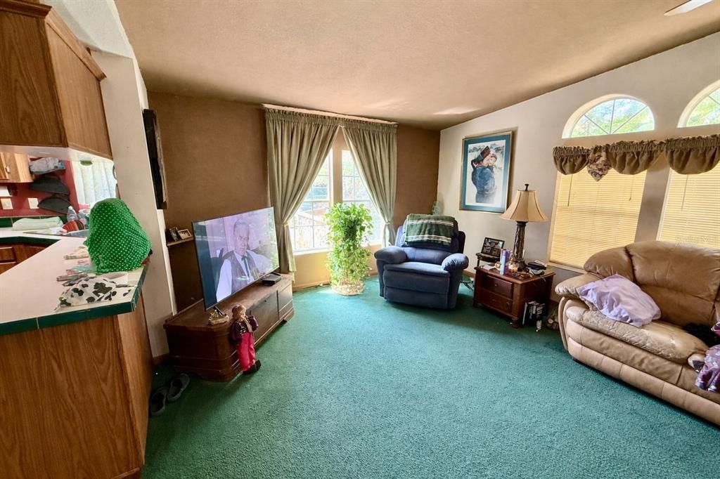 En Venta: $169,900 (3 camas, 2 baños, 1965 Pies cuadrados)