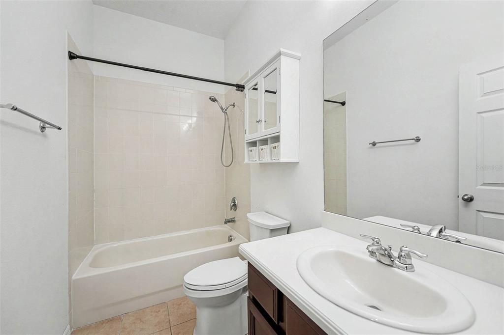 На продажу: $365,000 (3 спален, 2 ванн, 1420 Квадратных фут)