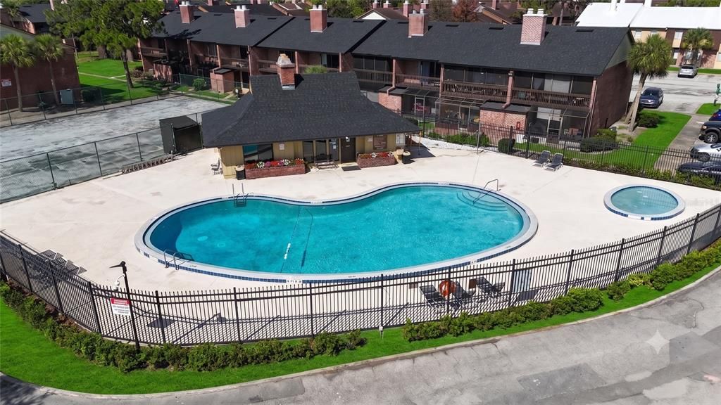 For Sale: $155,000 (2 beds, 1 baths, 996 Square Feet)