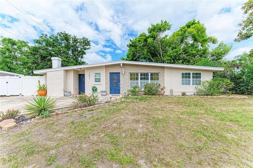 En Venta: $465,000 (4 camas, 3 baños, 1694 Pies cuadrados)