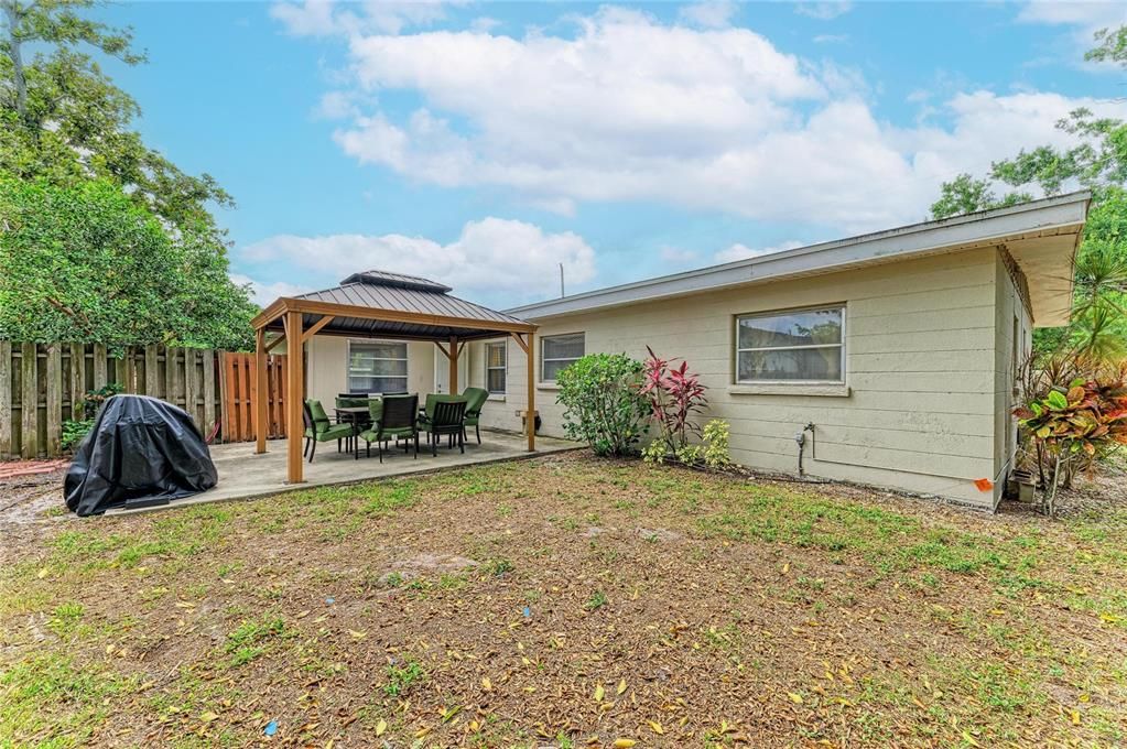 En Venta: $465,000 (4 camas, 3 baños, 1694 Pies cuadrados)