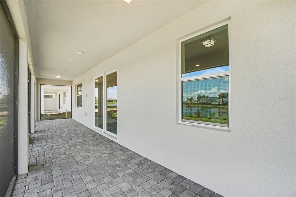 For Sale: $559,000 (2 beds, 2 baths, 1985 Square Feet)
