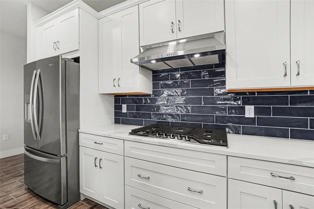 For Sale: $559,000 (2 beds, 2 baths, 1985 Square Feet)