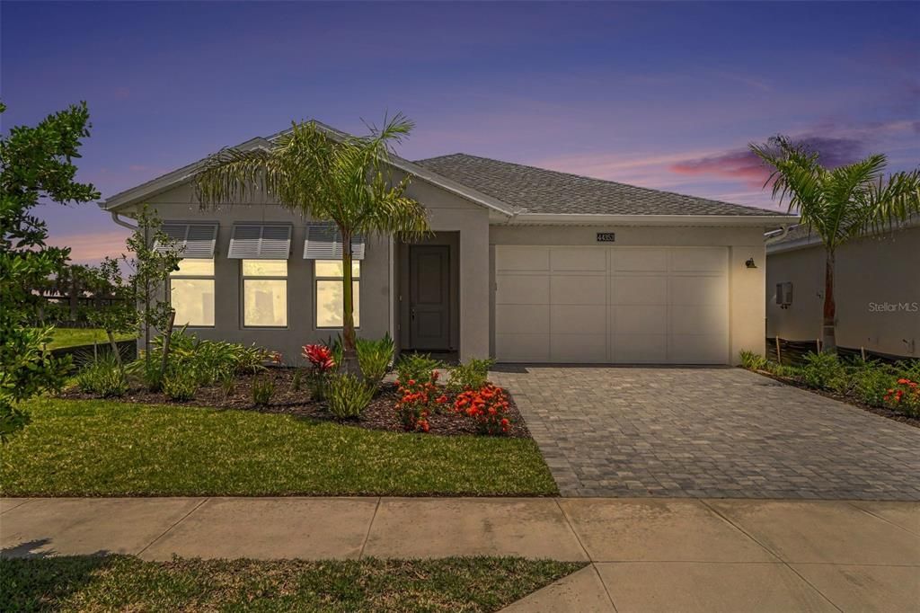 For Sale: $559,000 (2 beds, 2 baths, 1985 Square Feet)