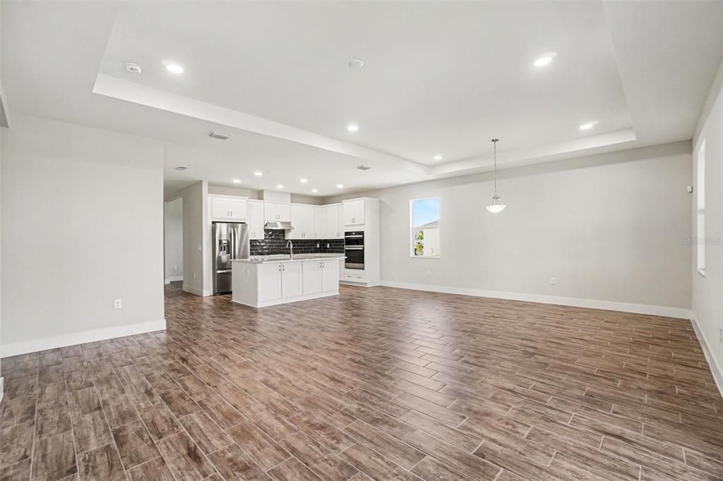 For Sale: $559,000 (2 beds, 2 baths, 1985 Square Feet)