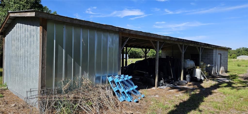 На продажу: $2,900,000 (18.00 acres)
