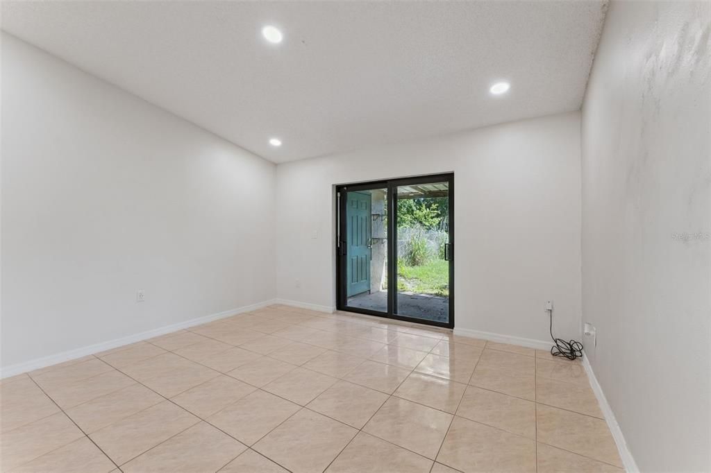 En Venta: $179,999 (2 camas, 2 baños, 1074 Pies cuadrados)
