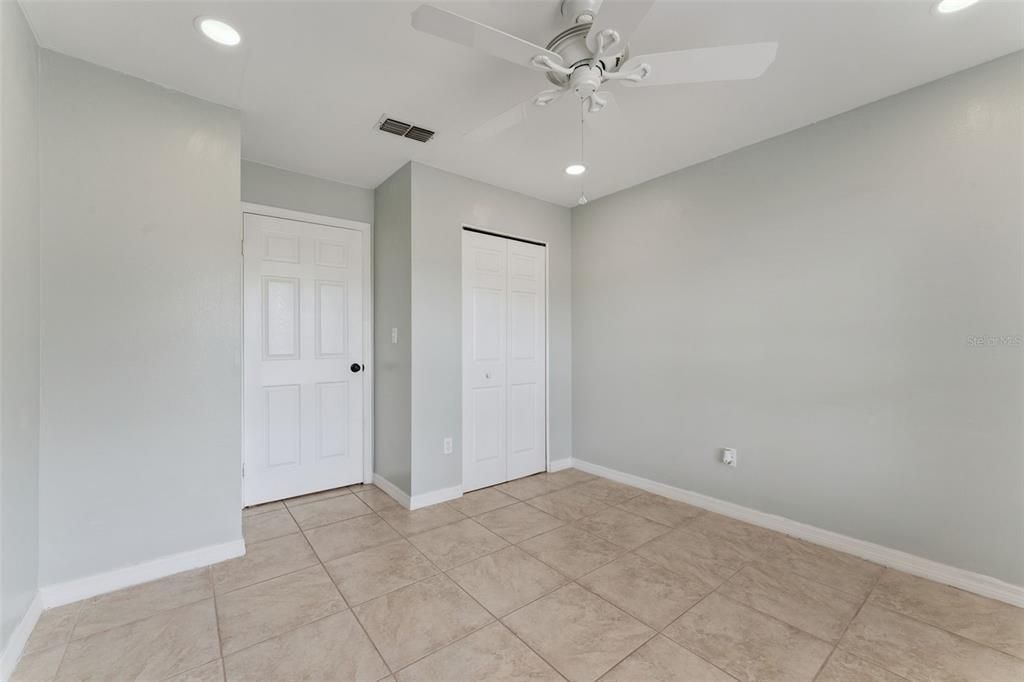 En Venta: $179,999 (2 camas, 2 baños, 1074 Pies cuadrados)
