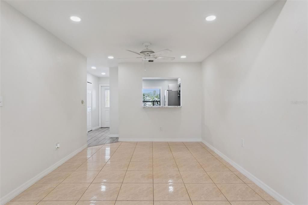 En Venta: $179,999 (2 camas, 2 baños, 1074 Pies cuadrados)