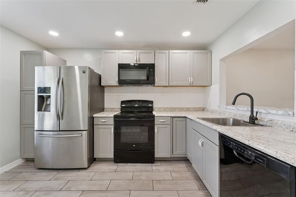 En Venta: $179,999 (2 camas, 2 baños, 1074 Pies cuadrados)