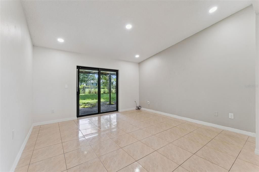 En Venta: $179,999 (2 camas, 2 baños, 1074 Pies cuadrados)