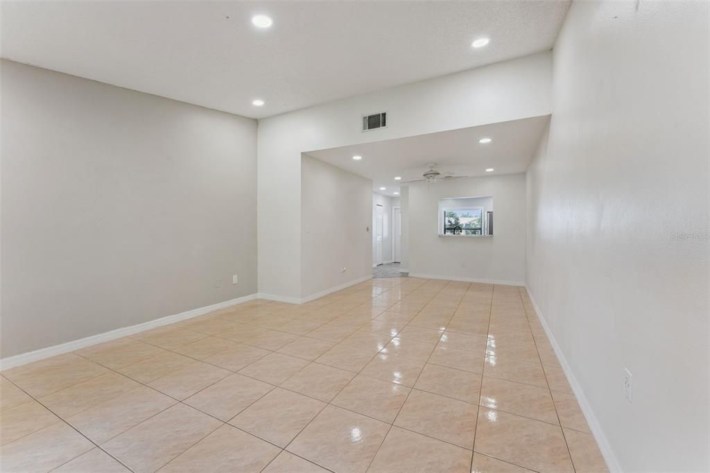 En Venta: $179,999 (2 camas, 2 baños, 1074 Pies cuadrados)