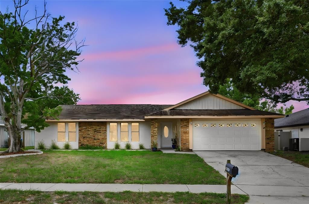 For Sale: $549,900 (4 beds, 2 baths, 1756 Square Feet)