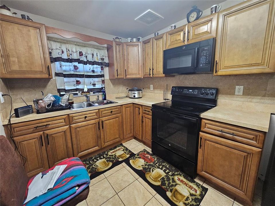 For Sale: $185,000 (3 beds, 1 baths, 1404 Square Feet)