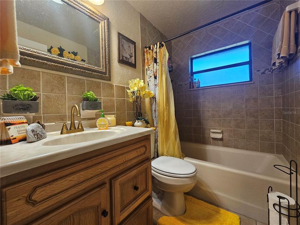 For Sale: $185,000 (3 beds, 1 baths, 1404 Square Feet)