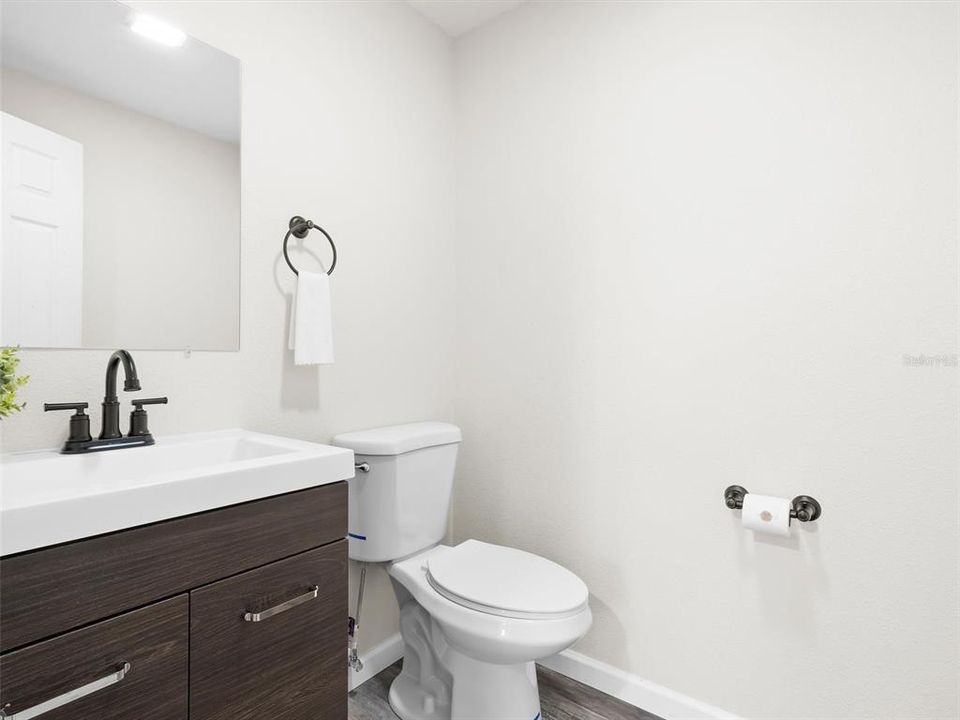 For Rent: $2,200 (3 beds, 2 baths, 1800 Square Feet)