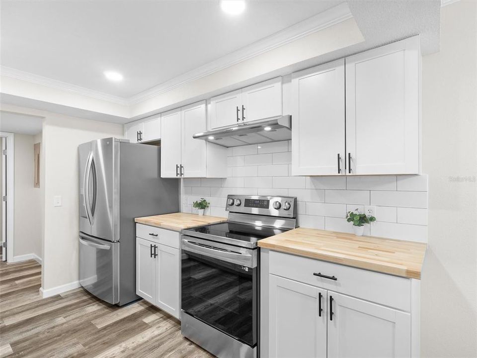 For Rent: $2,200 (3 beds, 2 baths, 1800 Square Feet)