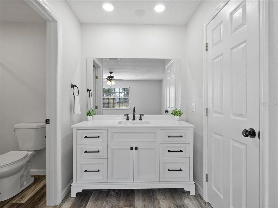 For Rent: $2,200 (3 beds, 2 baths, 1800 Square Feet)