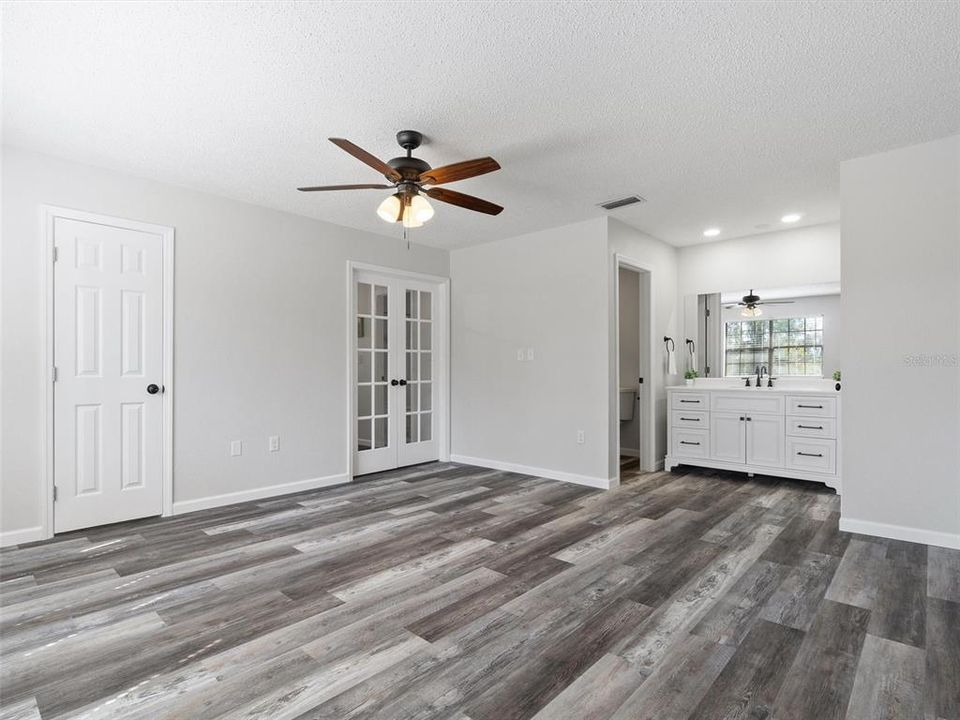 For Rent: $2,200 (3 beds, 2 baths, 1800 Square Feet)