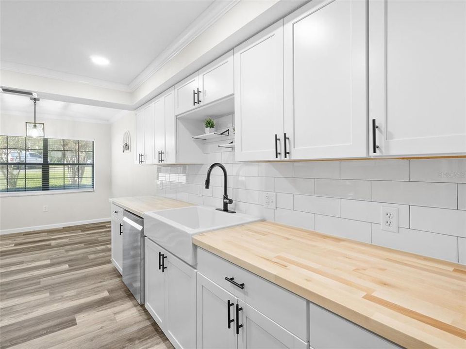 For Rent: $2,200 (3 beds, 2 baths, 1800 Square Feet)