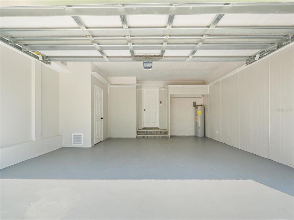 For Rent: $2,200 (3 beds, 2 baths, 1800 Square Feet)
