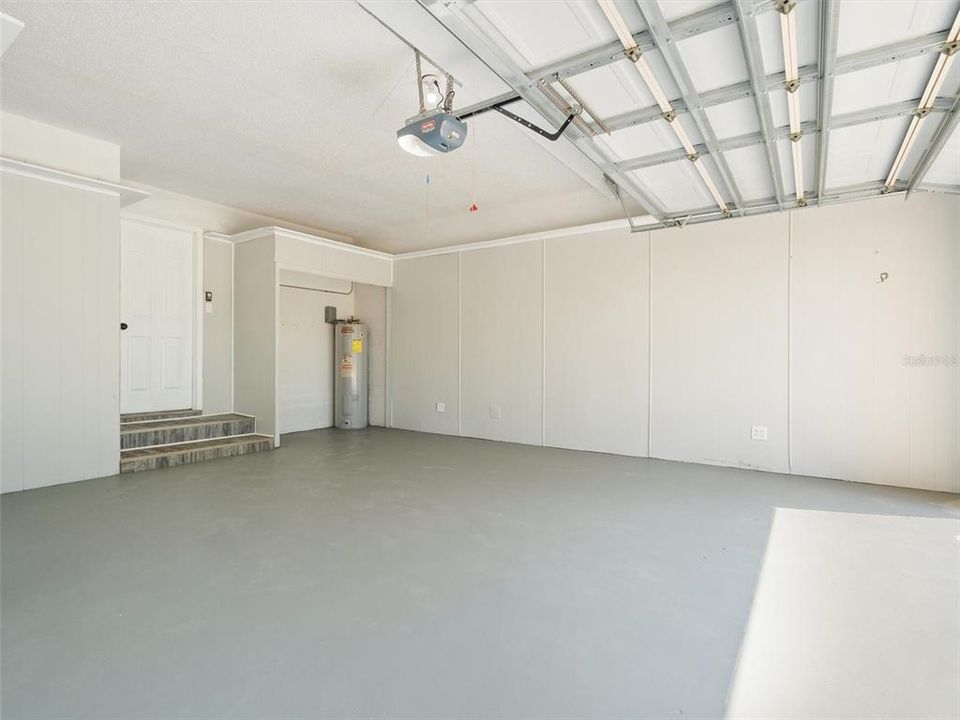 For Rent: $2,200 (3 beds, 2 baths, 1800 Square Feet)
