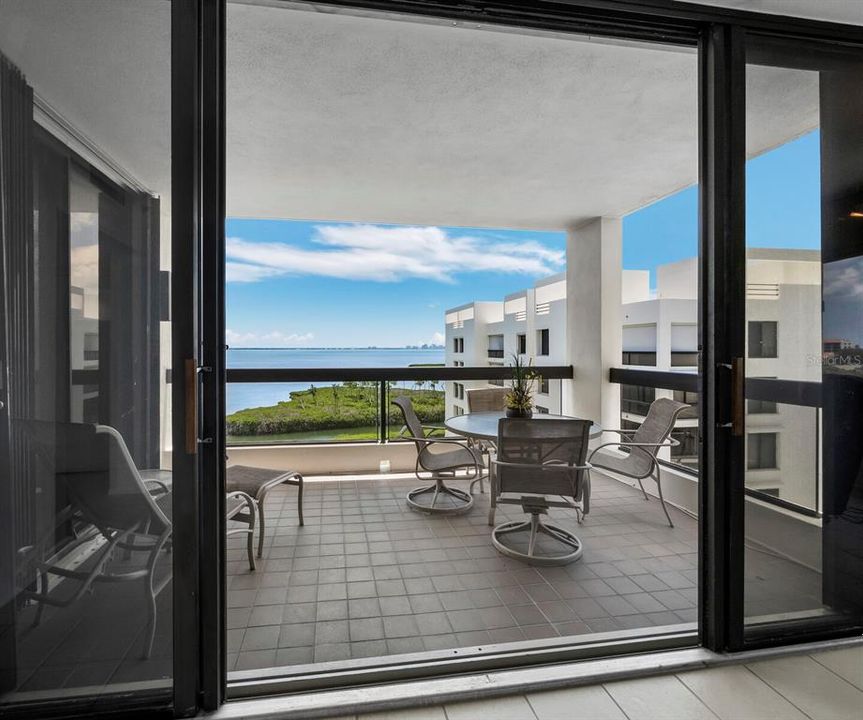 For Sale: $724,000 (2 beds, 2 baths, 1442 Square Feet)