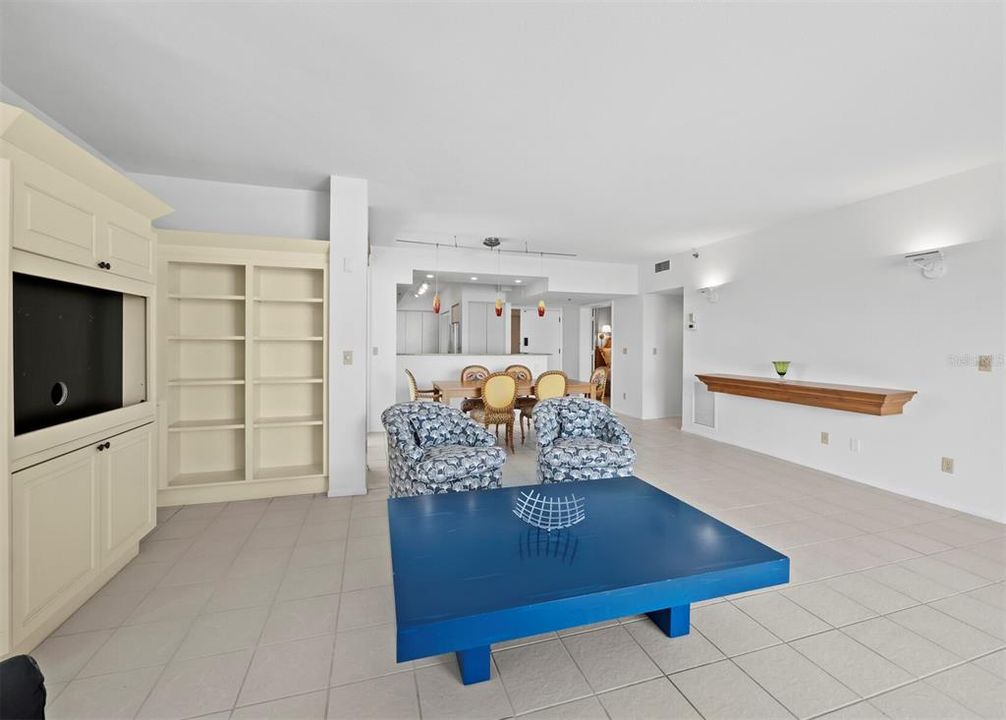 For Sale: $724,000 (2 beds, 2 baths, 1442 Square Feet)