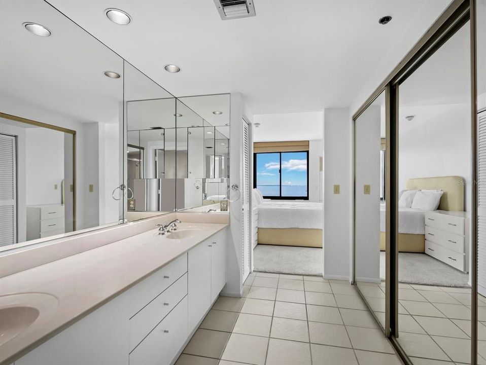 For Sale: $724,000 (2 beds, 2 baths, 1442 Square Feet)