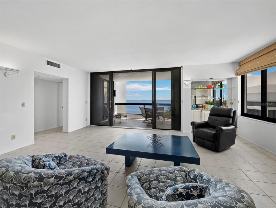For Sale: $724,000 (2 beds, 2 baths, 1442 Square Feet)
