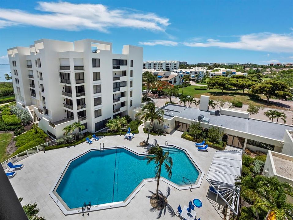 For Sale: $724,000 (2 beds, 2 baths, 1442 Square Feet)