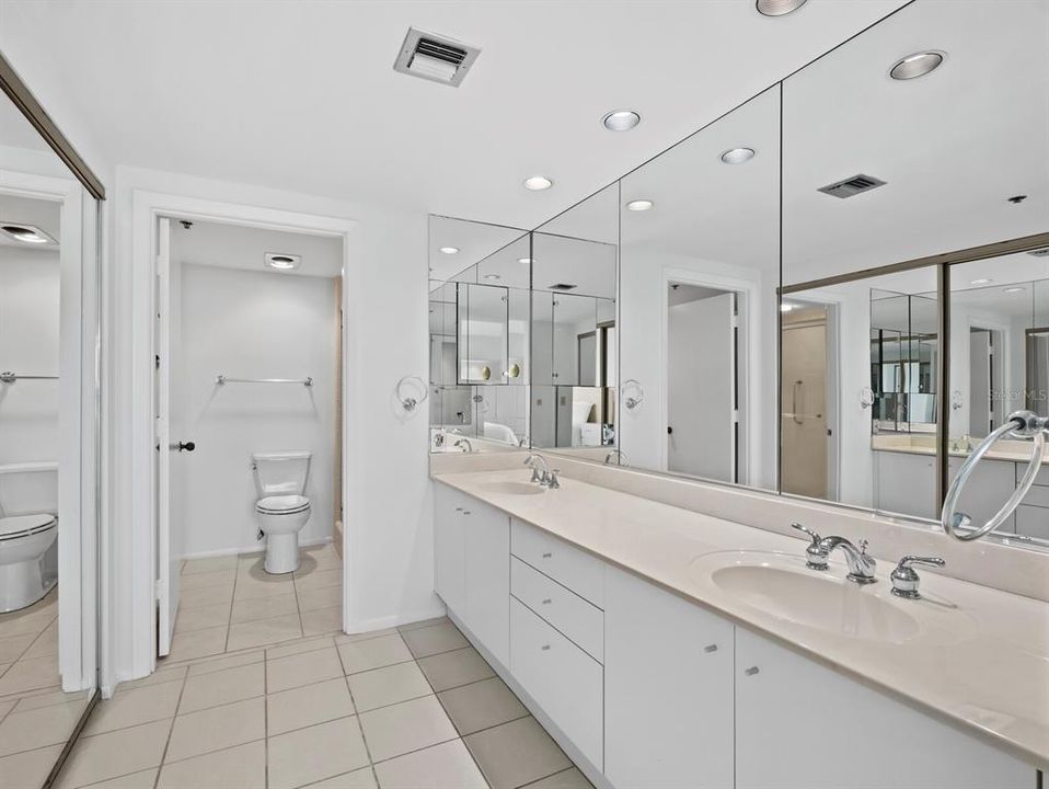 For Sale: $724,000 (2 beds, 2 baths, 1442 Square Feet)