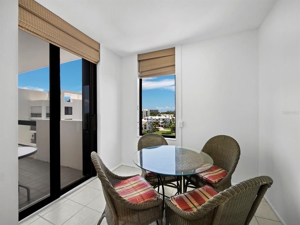 For Sale: $724,000 (2 beds, 2 baths, 1442 Square Feet)